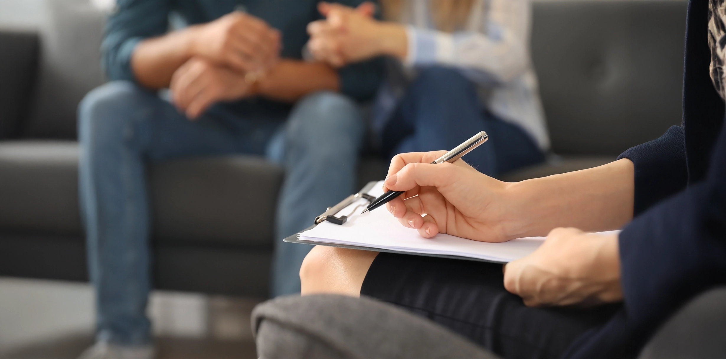 El objetivo no es encontrar culpables, sino construir puentes: entender lo que cada uno necesita y aprender a escucharse de manera más consciente.